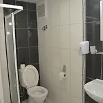 Ξενοδοχείο με διαμερίσματα Saray 3*