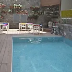 Ξενοδοχείο με διαμερίσματα Saray